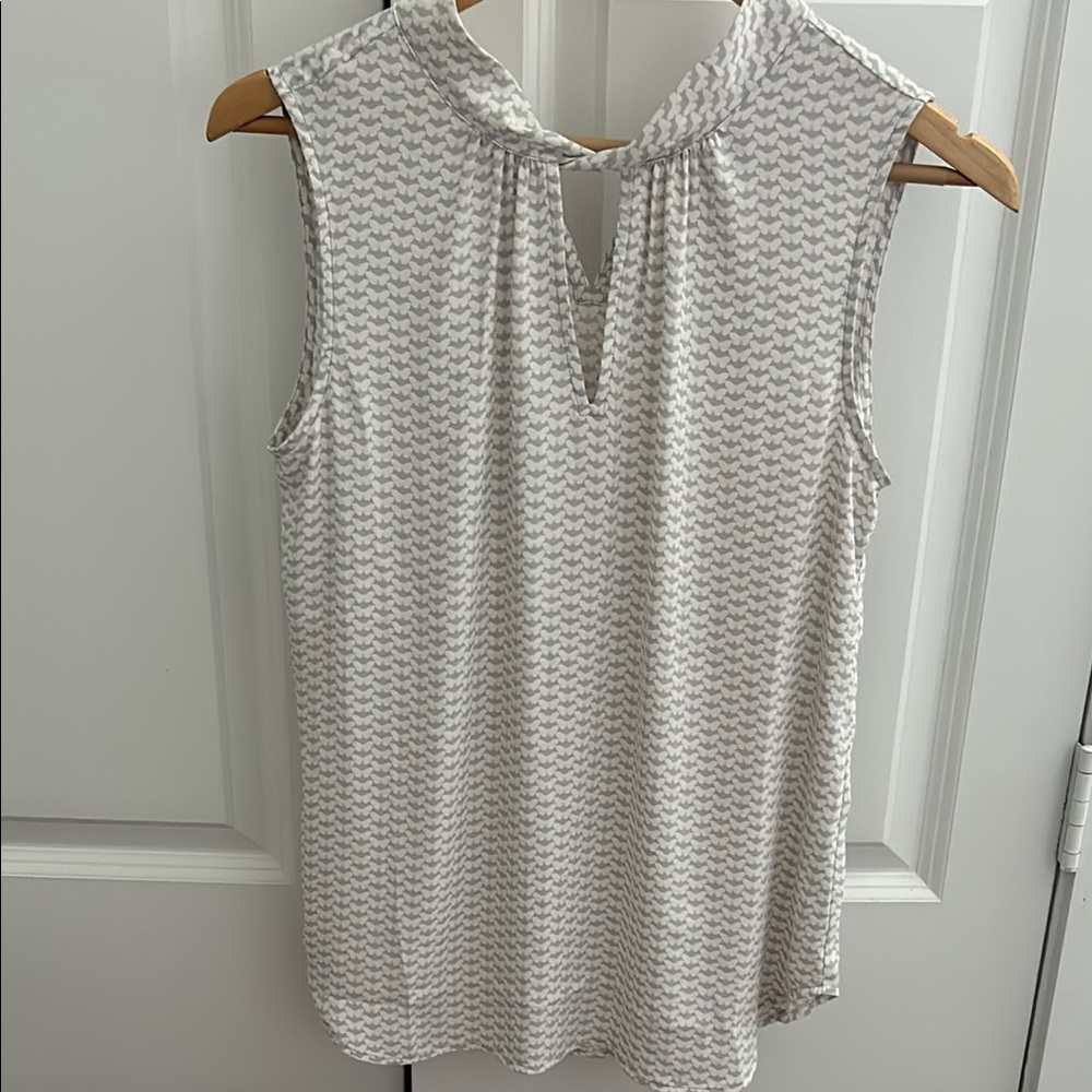 NWOT Ann Taylor XS Sleeveless Gray Butterfly Women's Top